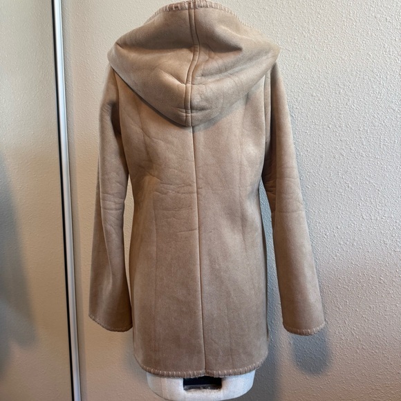 Alba Rosa Tan Sherpa Blanket Duffle Coat - Picture 5 of 16